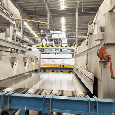 Comprar Línea de producción de vidrio flotado totalmente automática de 550 TPD con sistema completo de baño de estaño y horno de recocido Fabricación en línea